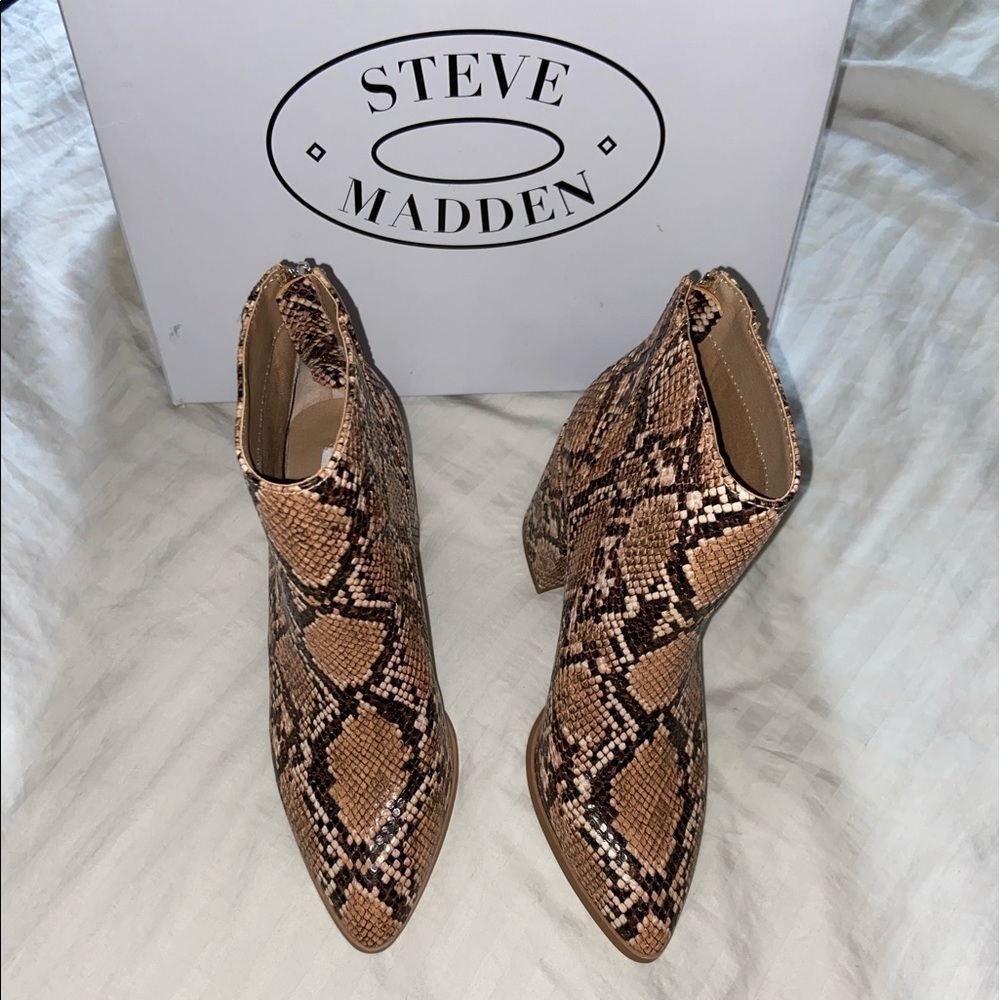 Steve Madden Julianna Snake Embossed Bootie Size 5.5 - Picture 4 of 5